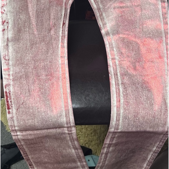 Nice and in style pants never worn NWT - Picture 6 of 6